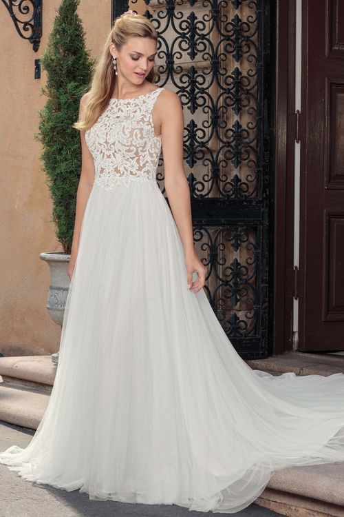 2310 Della, Casablanca Bridal