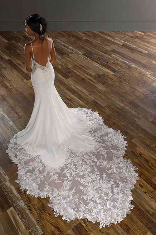 1165 Flared cut / Fit-n-Flare Wedding Dress by Martina Liana