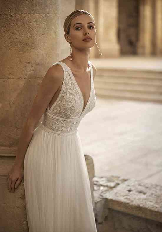 Wedding Dress Photos, Wedding Dresses Pictures - WeddingWire.com