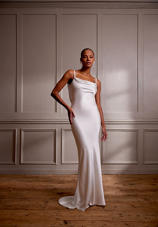 green emerald velvet dress Savannah Gown NC2021 by Nicoletta – White Runway main image 0