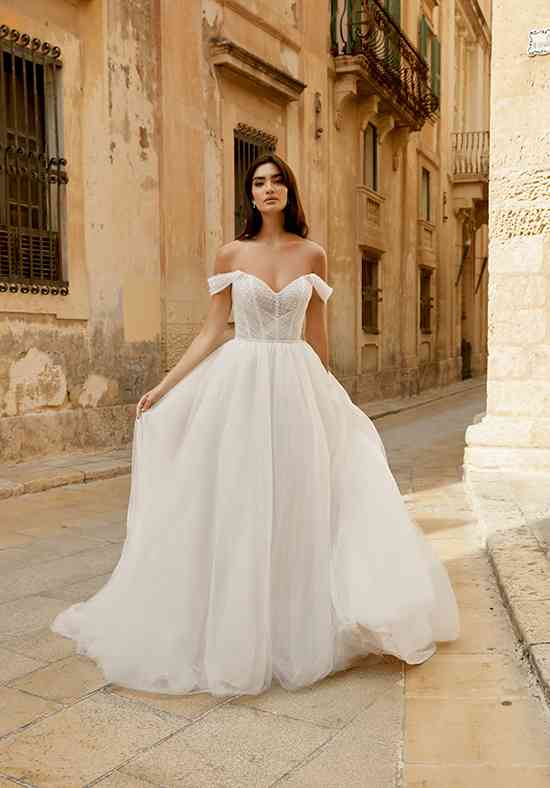 Ruching Wedding Dress Photos, Ruching Wedding Dress Pictures - WeddingWire.com Ruching Wedding Dress Photos, Ruching Wedding Dress Pictures - WeddingWire.com