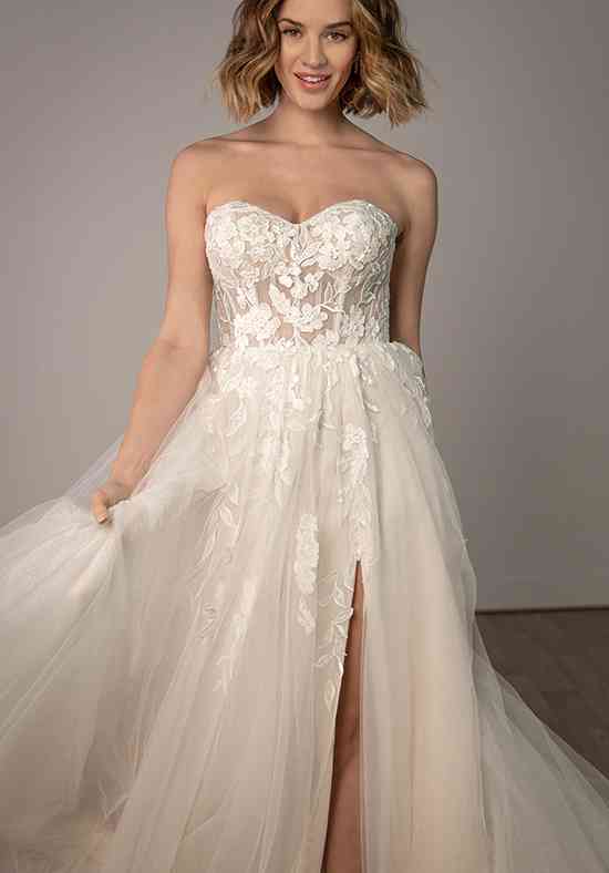 Without sleeves Wedding Dress Photos, Without sleeves Wedding Dress  Pictures - WeddingWire.com