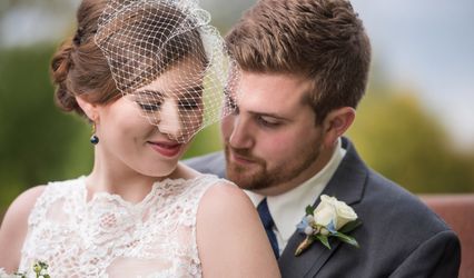 Blissful Kiss Photography