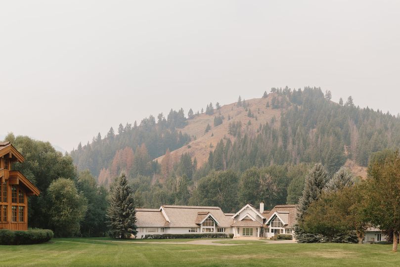 Eaglewood River Estate