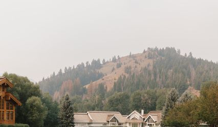 Eaglewood River Estate