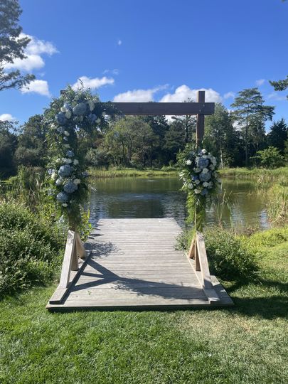 Black Eyed Susan's Florist
