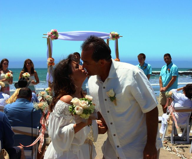 Toes In The Sand Weddings Venue Cayucos Ca Weddingwire