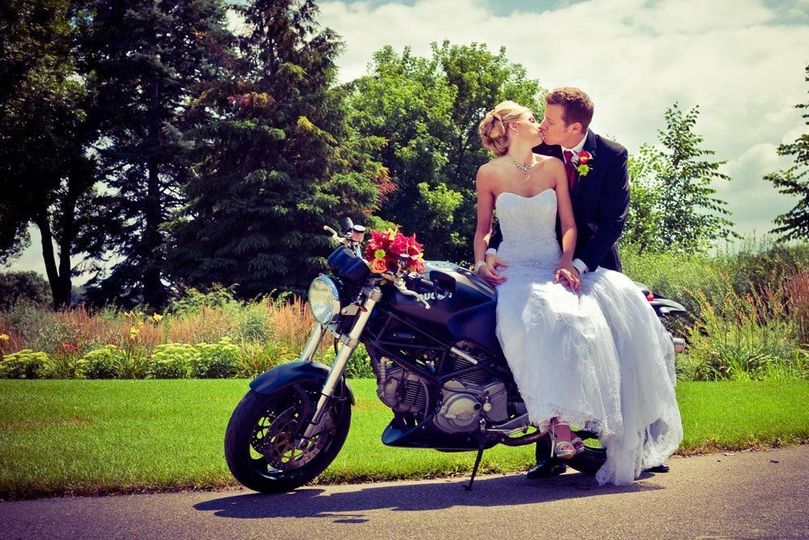 Wedding Photography Unhinged