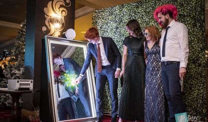 Picture Perfect Mirror Photo Booth