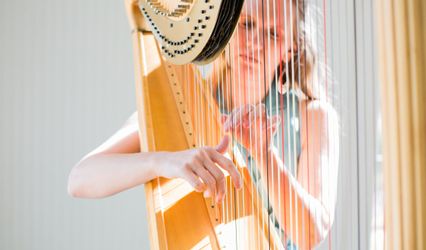 Erin Calderon - harpist