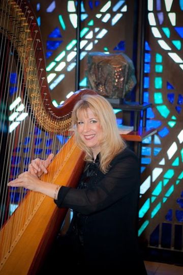 Harpist Victoria Schultz