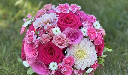 The White Cottage Floral Design