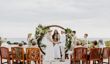 Hawaiian Style Beach Weddings with ALOHA