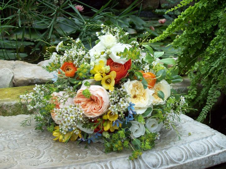 Com-Patt-ibles Flowers and Gifts