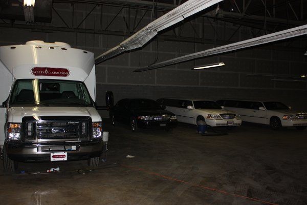 Valley Limousine Service Llc
