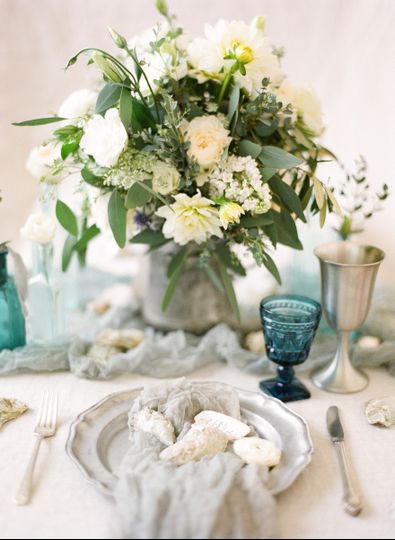 life in bloom chicago wedding florist foster beach