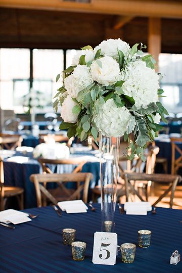 life in bloom chicago wedding florist organic arra