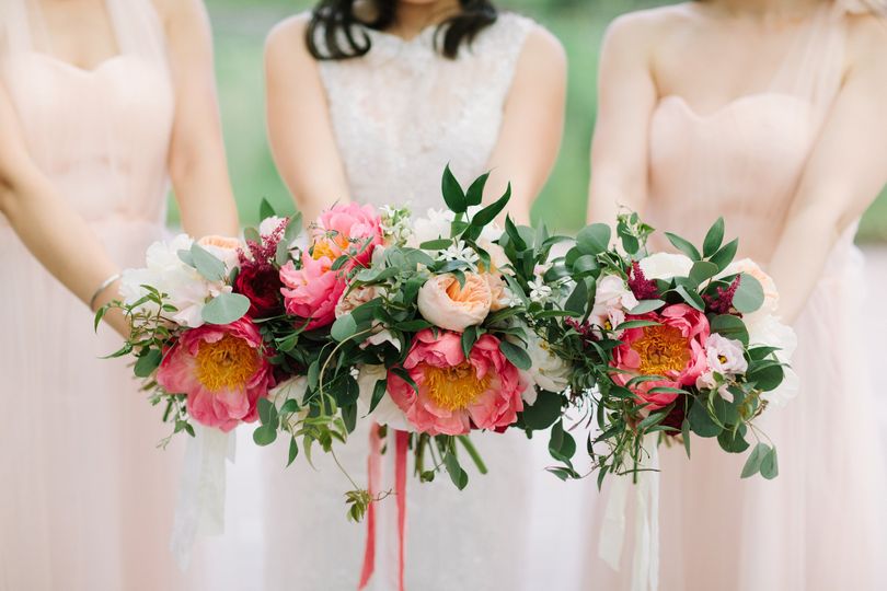 bouquets life in bloom chicago wedding florist