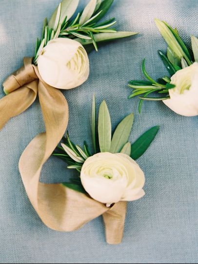 life in bloom chicago wedding florist boutonnieres