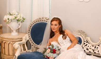 JULIA'S FLORIST, TUXEDOS & GIFT GALLERY