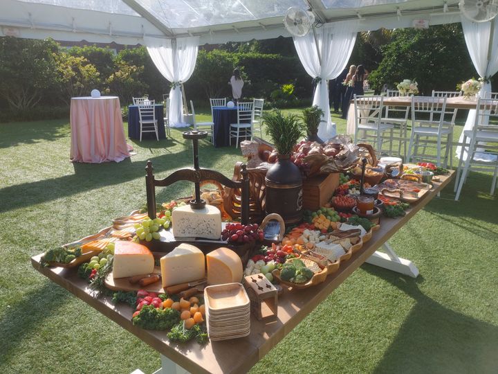 middle of the island catering co
