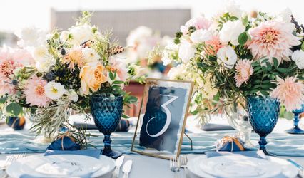 Niche & Nook Flowers