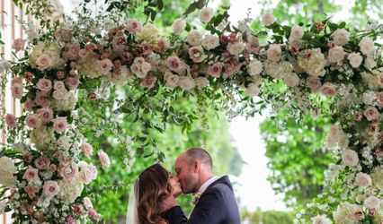 Lavish & Lovely Weddings & Events