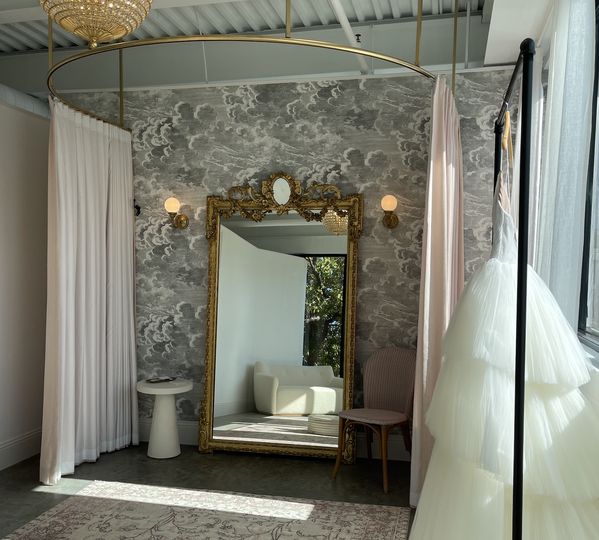 Alice in Ivory Dallas