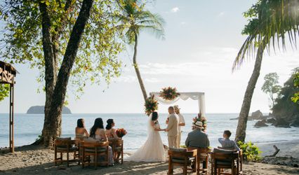 Arenas Del Mar Beachfront Resort