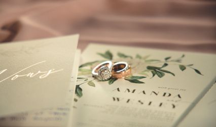 Tilted Frame Weddings