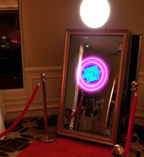 Go Foto Yourself Photo Booths