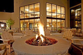 Holiday Inn Resort Lake George-Turf