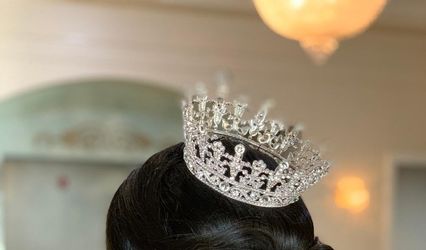 Pinned Salon