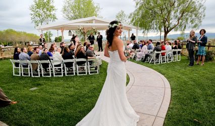 Hannah Nicole Vineyards and Winery