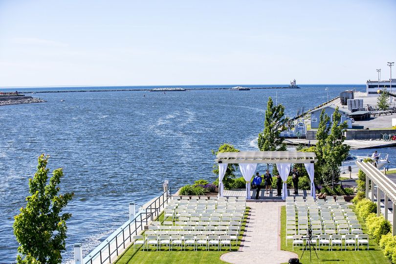 Alexandria's Premier Lakeview Weddings