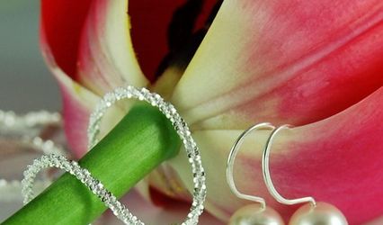 South Paw Studios Handmade Bridal Jewelry