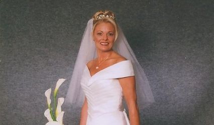 Traditional Style Wedding Photos with A Woman's Touch