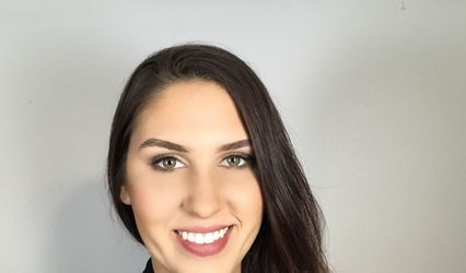Unforgettable Glow Artistry
