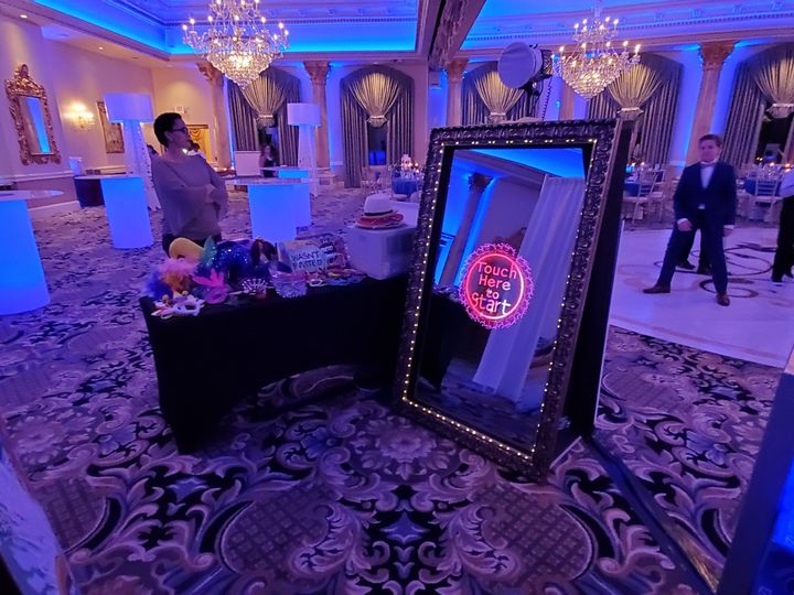 Ray's Magic Mirror Photo Booth