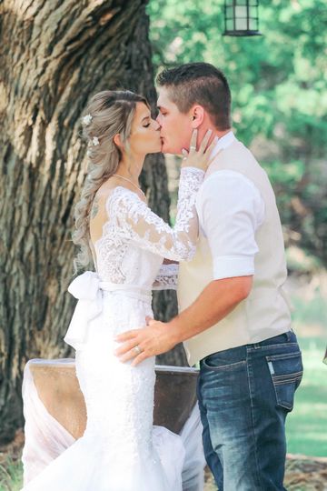 Roses and Rhinestones Photography
