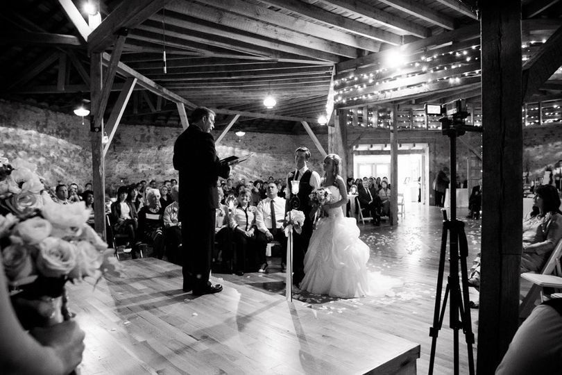 The Round Barn On Clear Creek Llc Venue Walnut Grove Mo Weddingwire