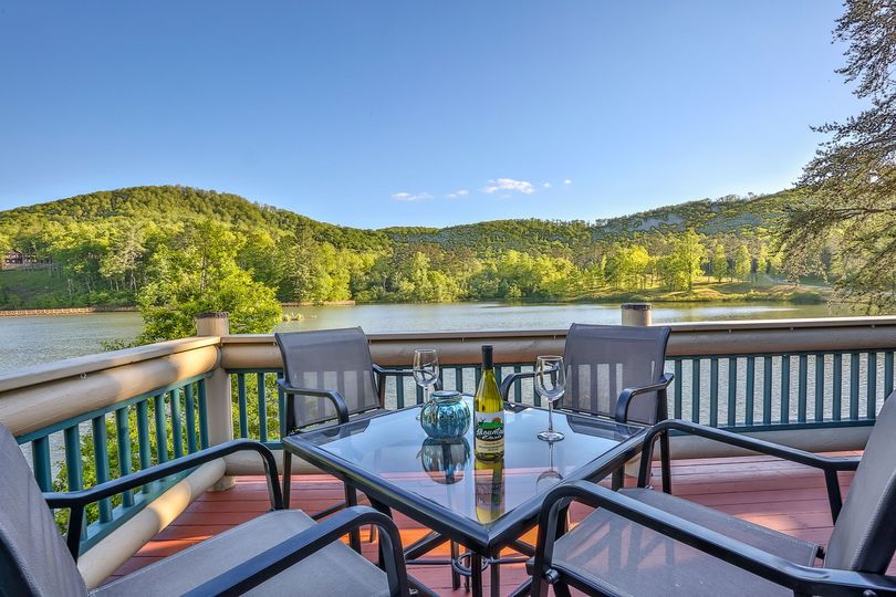 Falling Waters Mountain Lodge