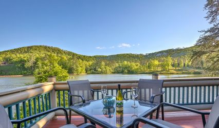 Falling Waters Mountain Lodge