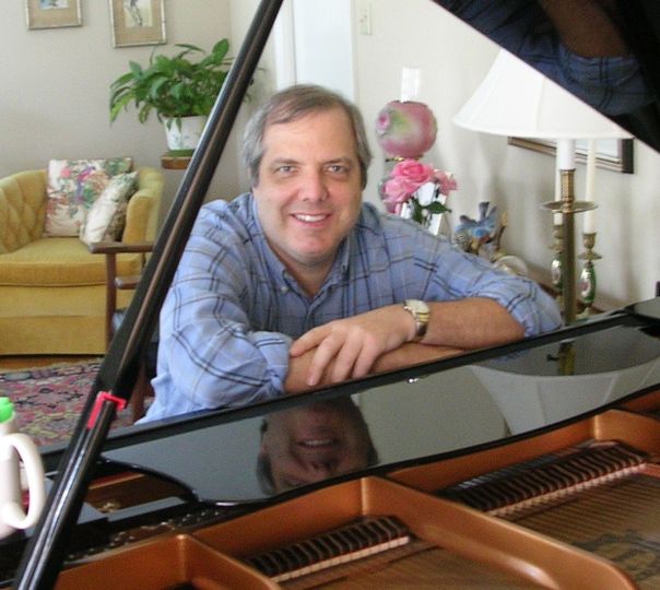 Mike Evans: Solo Pianist and Singer