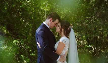 Double Knot Pictures | Photo + Video
