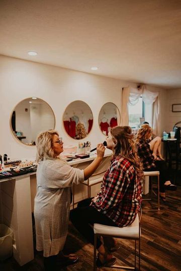 Clawdia's Beauty Salon