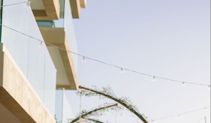Pier House Resort & Spa