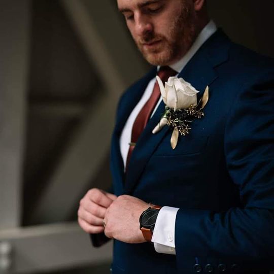 Q The Tailor Bespoke Clothiers