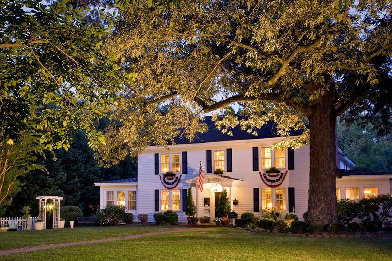 A Williamsburg Whitehouse Inn