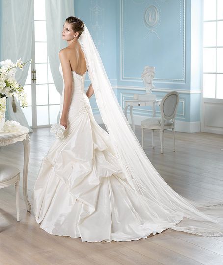 BLISS BRIDAL  BOUTIQUE Rent  a brand new wedding  dress  in 